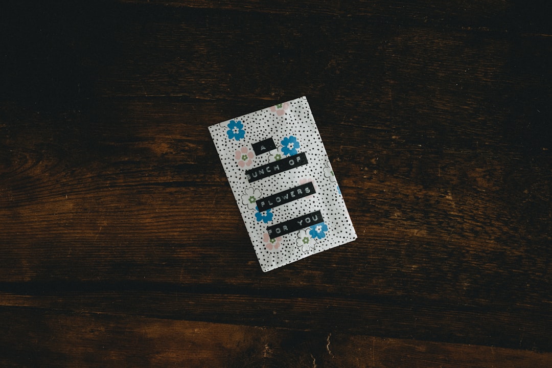 Yaka Kartı İsimlik Modellerinde Öne Çıkan Özellikler ve Fiyatlandırma